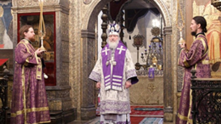 Патриарх Кирилл прибыл в Украину заранее для неофициальной встречи в Крыму с Патриархом Илией II и Виктором Януковичем - фото 1