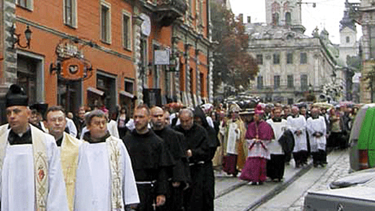 У Львові римо-католики провели процесію з реліквіями блаженного Якова Стрепи - фото 1