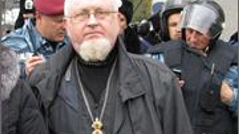 Православний священик разом із «афганцями» і «чорнобильцями» штурмував парламент - фото 1