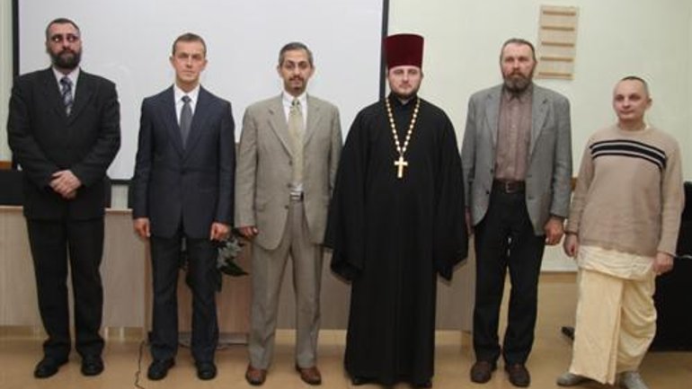 В Днепропетровске представители разных религий говорили о толерантности - фото 1