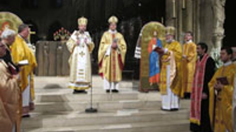 У соборі Паризької Богоматері молилися за жертв Голодомору - фото 1