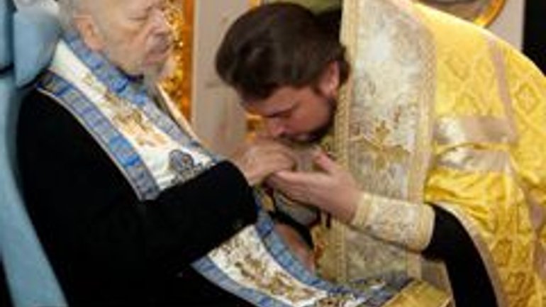 Хто ініціював непристойну бійку за місце глави УПЦ МП - фото 1