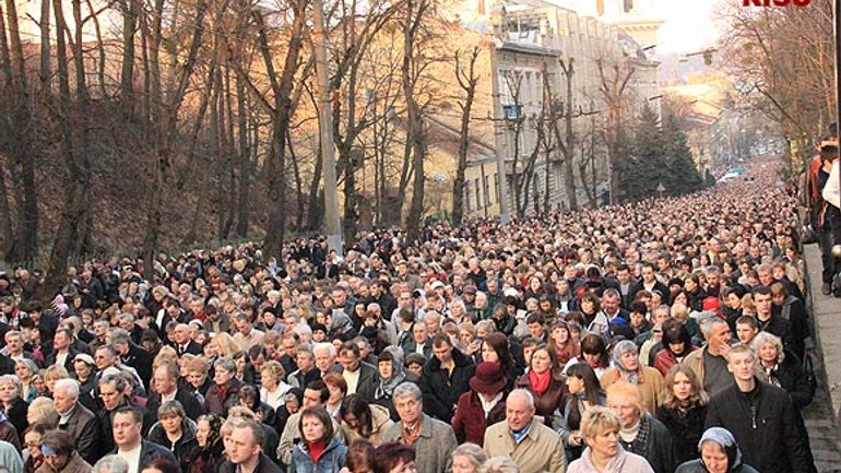 UGCC Again Points to Sins of Abortion During Religious Procession in Lviv - фото 1