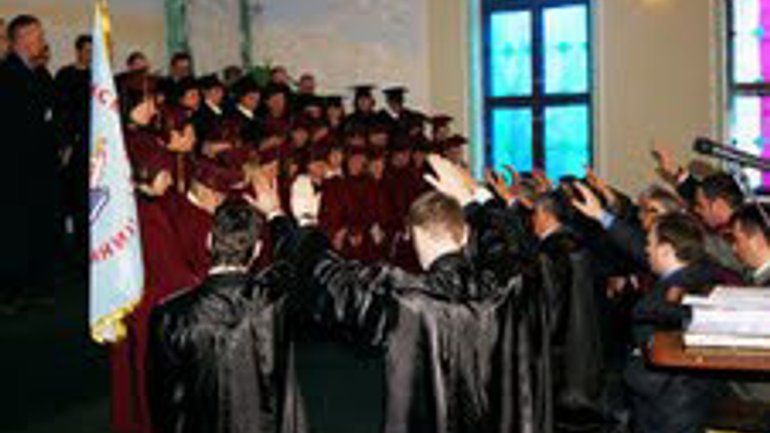 У Донецьку відбувся перший випуск Східно-українського біблійного інституту - фото 1