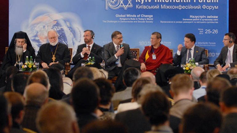 Релігійні провідники світу у Києві обговорили значення релігії у сучасному суспільстві - фото 1