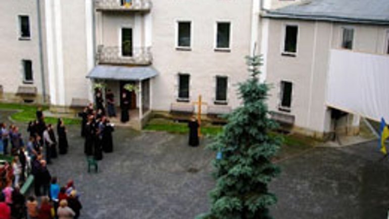 У Львові отці-редемптористи створили монастирську фан-зону - фото 1