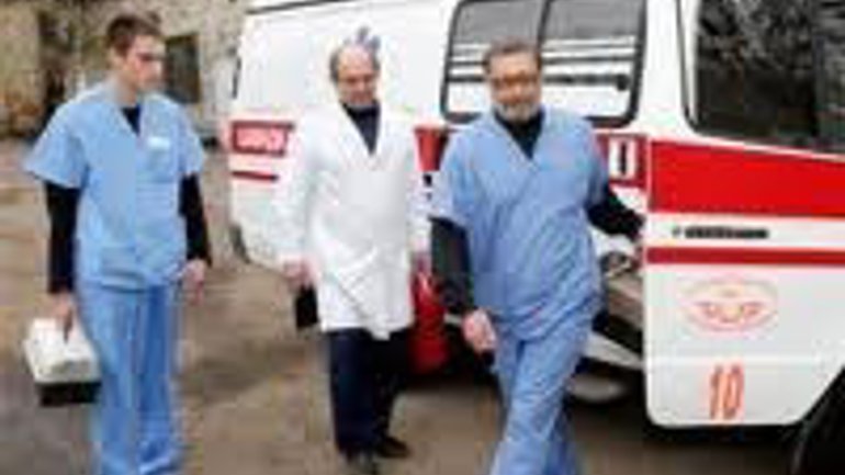 У дніпропетровській лікарні псевдосвященик виганяє бісів - фото 1