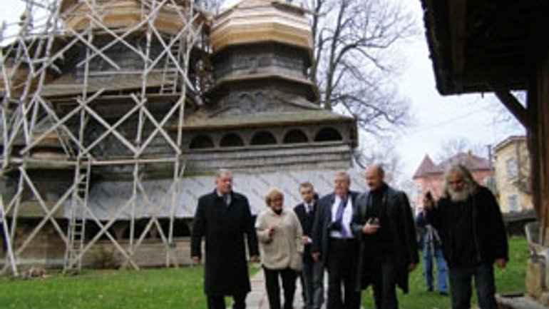 Американського посла вразила краса унікального храму у Дрогобичі - фото 1