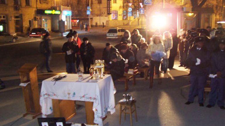 Catholics in Sevastopol Celebrate Christmas Mass in Open Air - фото 1