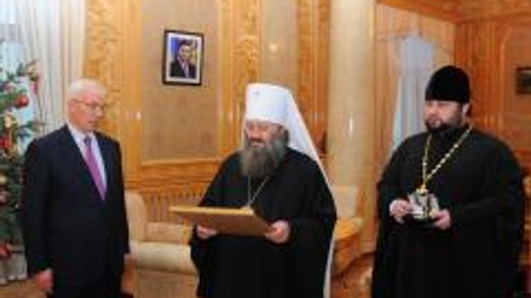 Prime Minister Azarov Honored by UOC-Moscow Patriarchate - фото 1