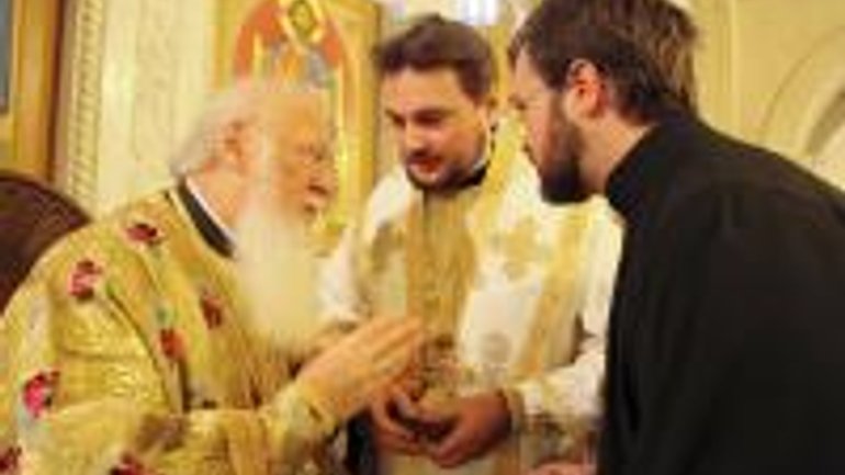 Патриарху Грузинскому Илии II вручен орден «За заслуги» и орден УПЦ прпп. Антония и Феодосия - фото 1