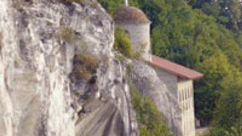 Влада подбає про скельний монастир УПЦ (МП) у Лядові - фото 1
