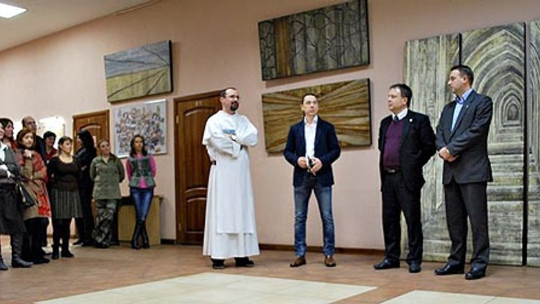 В Києві представили прадавнє монашество у сучасному мистецькому сприйнятті - фото 1