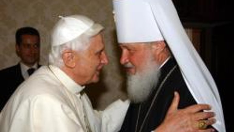 «С теплотой вспоминаю наши встречи»: Патриарх Кирилл направил послание Папе на покое Бенедикту XVI - фото 1