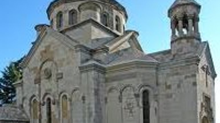 Армяне обсудили с властями Крыма сохранение памятников армянской церковной архитектуры - фото 1