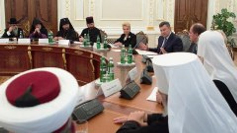 В. Янукович сьогодні зустрінеться з керівниками Церков і релігійних організацій - фото 1
