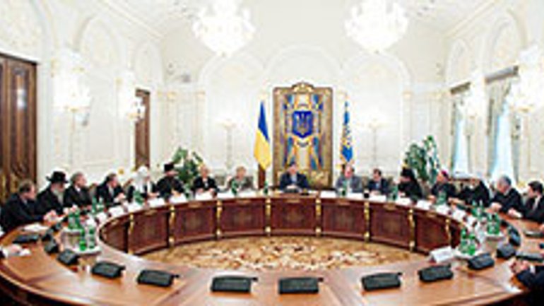 Президент Янукович закликав релігійних діячів долучитися до святкування 1025-річчя хрещення Русі - фото 1