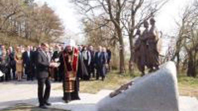 Єпископ УПЦ (МП) освятив пам’ятник козакам у Відні - фото 1