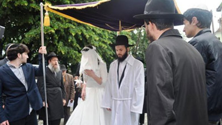 В ужгородській синагозі відбулось перше весілля за останні 70 років - фото 1