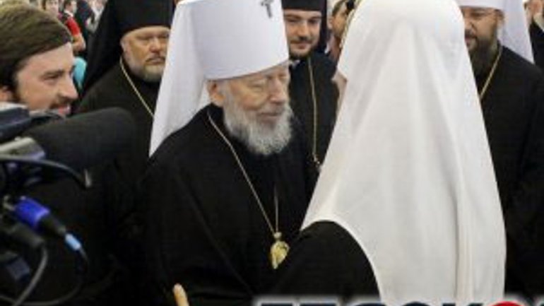 Патриарх Филарет и Митрополит Владимир обнялись при встрече: "Мы уже не враждуем" - фото 1