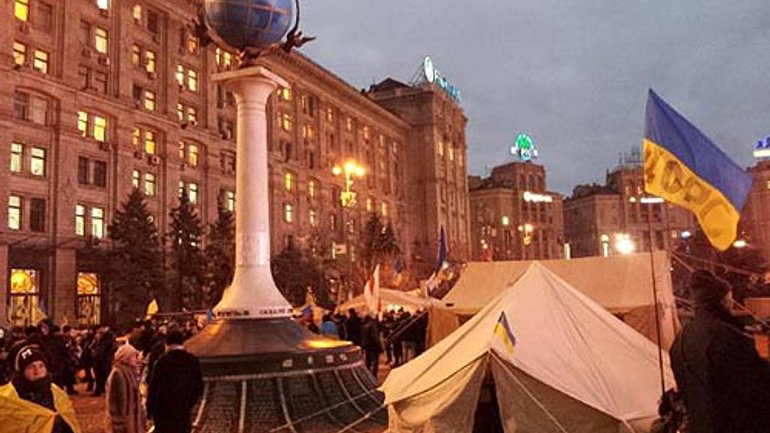 Со вчерашнего дня на Майдане действует Межконфессиональная молитвенная палатка - фото 1