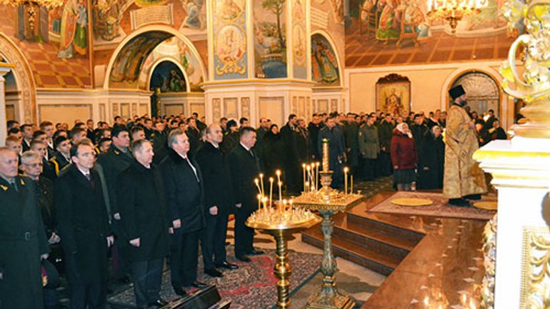 У 22-у річницю створення Збройних Сил України військові молилися з УПЦ (МП) - фото 1