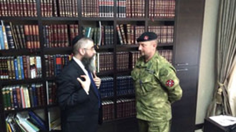 "Right sector" offered Rabbi of Odessa protection of the synagogue and monument of Holocaust - фото 1