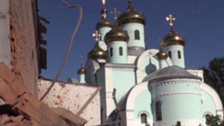 На Сході України під обстріли попадають православні храми - фото 1