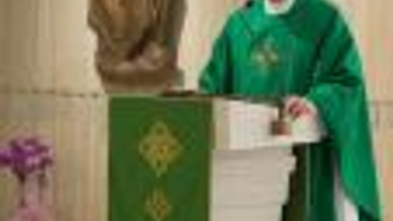 Папа Франциск попросив прощення у жертв зловживань з боку духовенства - фото 1