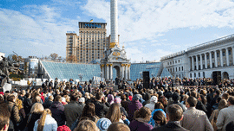 Prayers for the end of war in Donbas raised in Maidan - фото 1