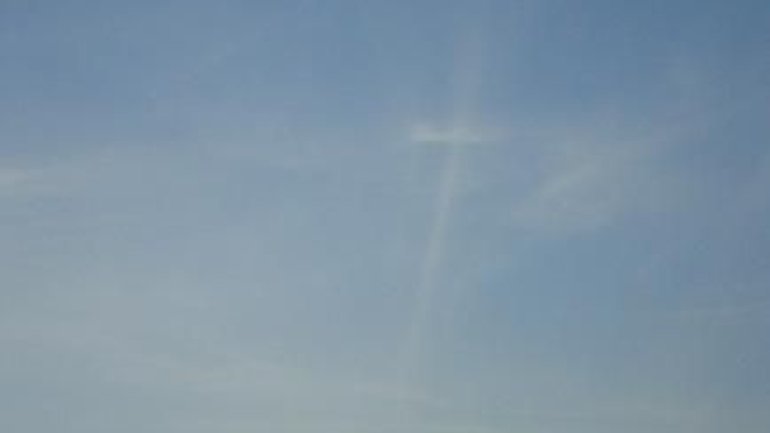 У небі над Маріуполем з’явився  Хрест - фото 1
