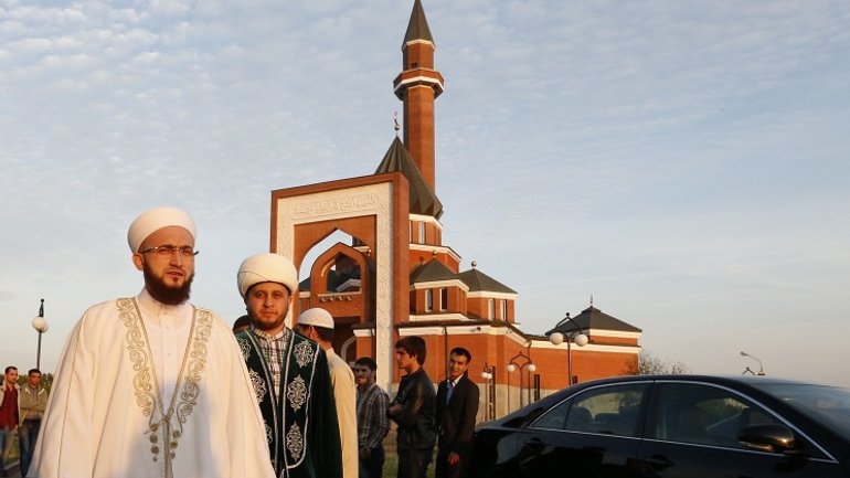 В Москве осквернили Мемориальную мечеть на Поклонной горе - фото 1