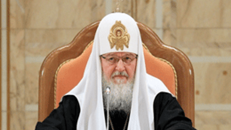 Патриарх Кирилл сокрушается, что «раскольники» захватывают храмы УПЦ (МП) - фото 1