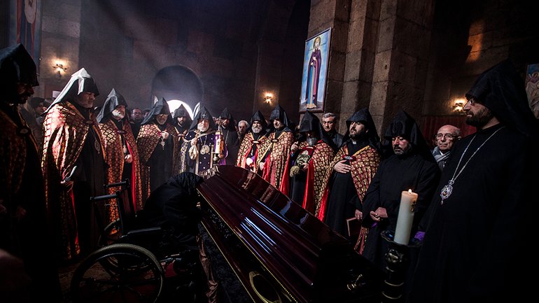 Archbishop Grigoris Buniatyan was burried in Etchmiadzin - фото 1