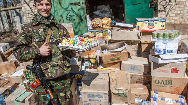 Residents of Transcarpathian region sent over 15 tons of Easter goodies to ATO zone - фото 1