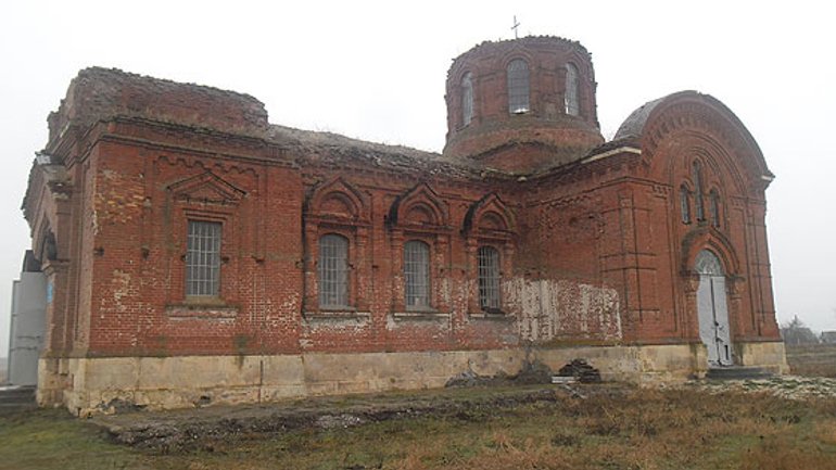 Мелітопольщина: Як 110-річний храм відновлює себе сам - фото 1