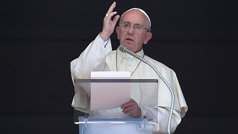 Pope Francis: Angelus appeals for persecuted Christians, migrants - фото 1