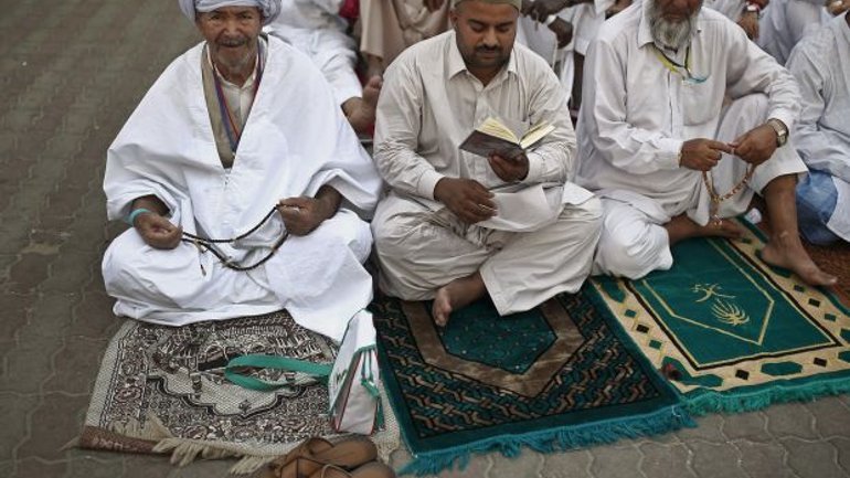 Почти 1,5 миллиона паломников прибыли на хадж в Саудовскую Аравию - фото 1