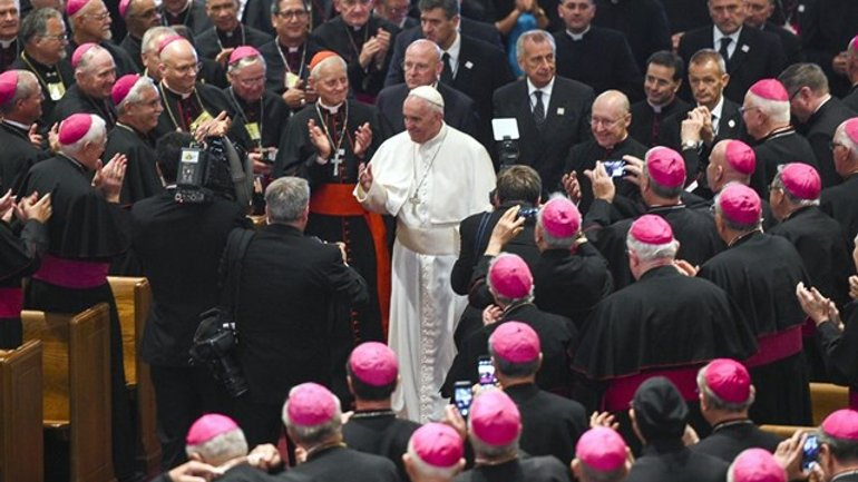 Папа закликав єпископів США наново здобути авторитет і довір’я серед народу - фото 1