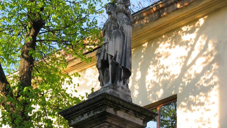 Скульптуру Христофора у Вірменському дворику Львова відреставрували за півмільйона гривень - фото 1