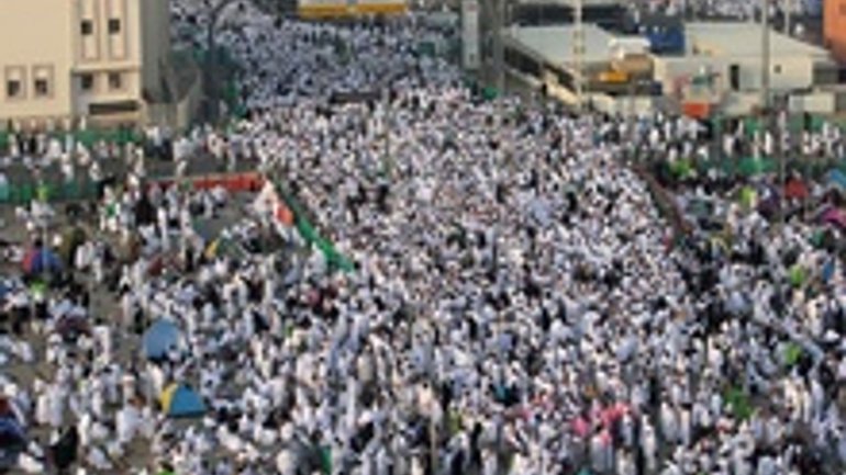 Жертвами давки во время хаджа стали более 1,2 тысячи человек - независимые подсчеты - фото 1