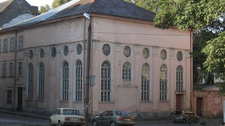 Синагога у Львові руйнується через побудований поруч торговельний центр - фото 1