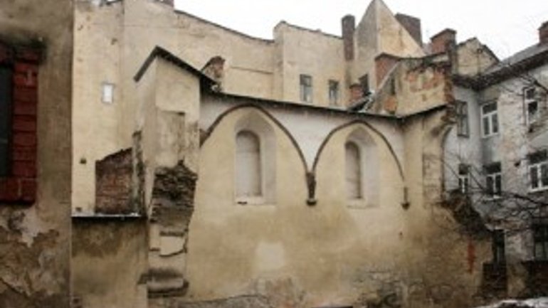 Єврейська громада заявила про порушення під час консервації руїн львівської синагоги "Золота Роза" - фото 1
