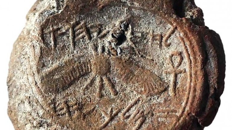 В Израиле археологи обнаружили глиняный слепок печати царя Иудеи Езекии - фото 1