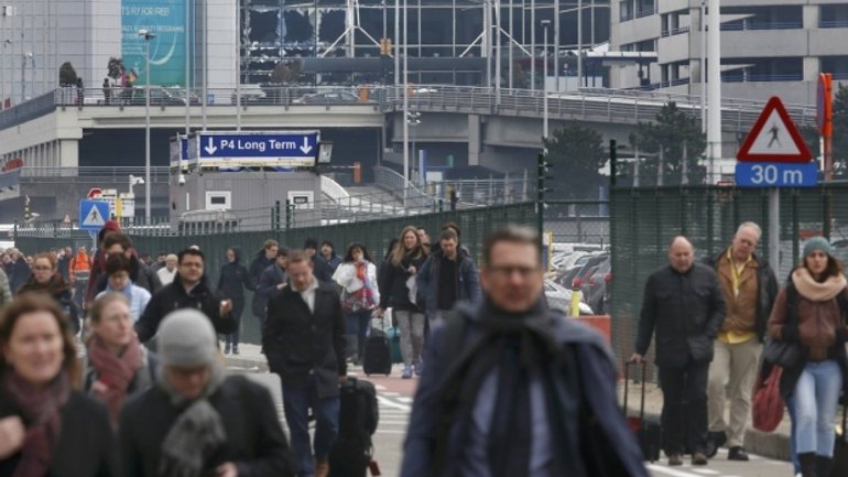 Папа молится о жертвах «слепого насилия» в Брюсселе - фото 1