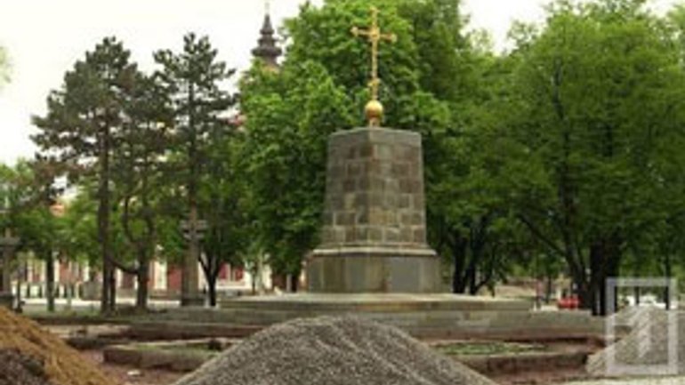 В Кривом Роге под памятником Ленину обнаружили старинную церковь - фото 1