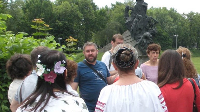 Киевская еврейская адвентистская община провела экскурсию по Бабьему Яру - фото 1
