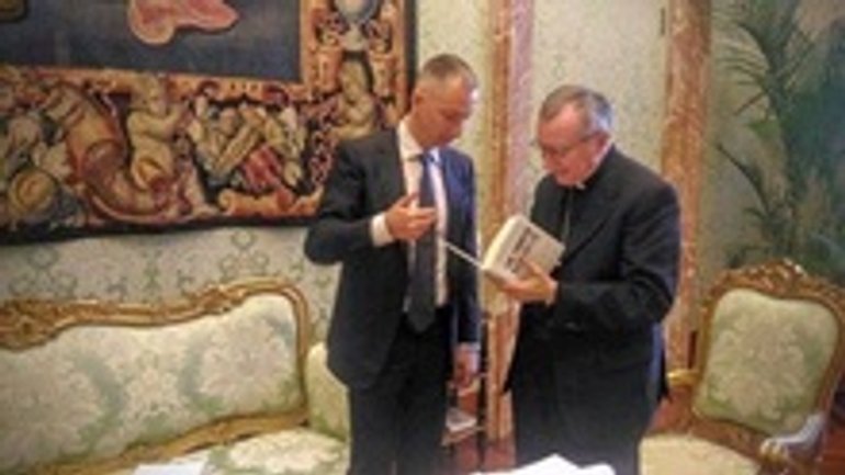 Lists of Ukrainian hostages in Donbas and Russia handed over to the Vatican - фото 1