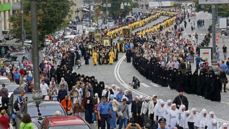 UOC KP: Moscow Patriarchate procession sponsored by the same politicians who sponsored anti-Maidan - фото 1