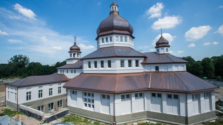 Унікальний храм УКУ, в якому діятимуть три церкви,  відкриває свої двері - фото 1